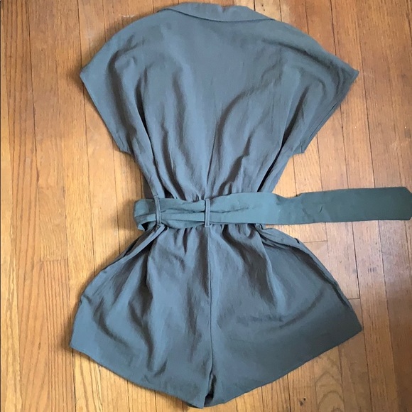 🆕 NWT- Kendall & Kylie Circle Belt Utility Romper - Picture 7 of 8
